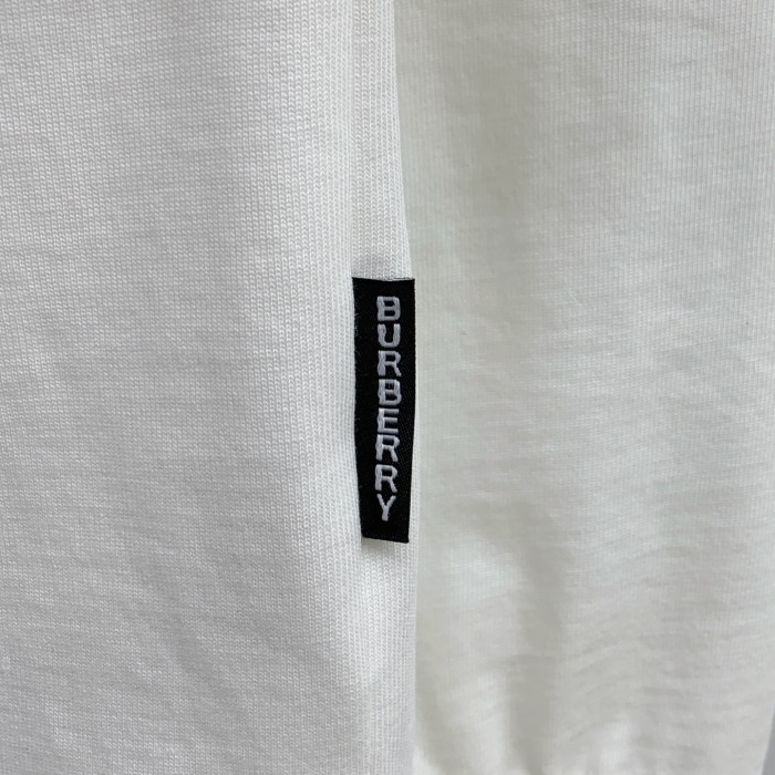 【限定】バーバリー n級品 の2026SS丸首長袖タイツ長袖Tシャツ