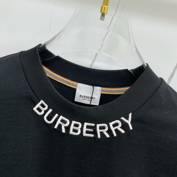 稀少 バーバリー スーパーコピー の2026SS丸首長袖タイツ長袖Tシャツ