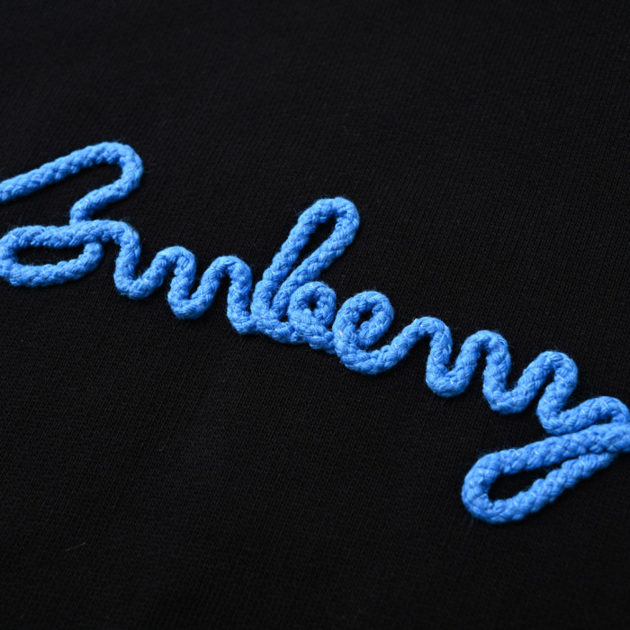 累積売上総額第１位！バーバリー スーパーコピー の2026SS縄文字刺繍サイン連帽衛衣