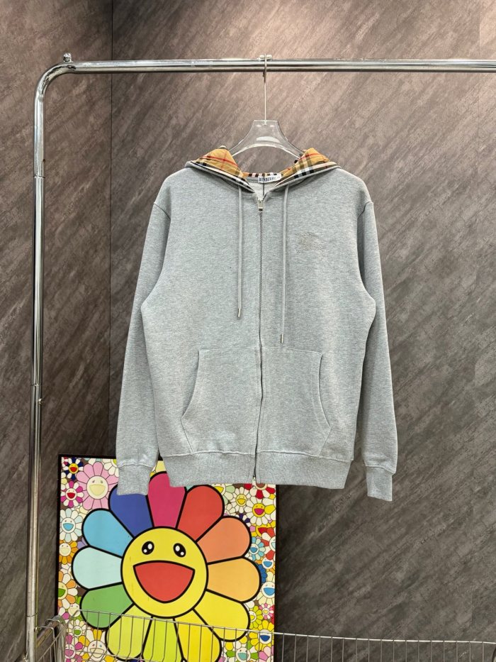 超奇跡の入荷☆ バーバリー 偽物通販 の2026SS格子帽刺繍スモールスタンダード戦馬連帽コート2色