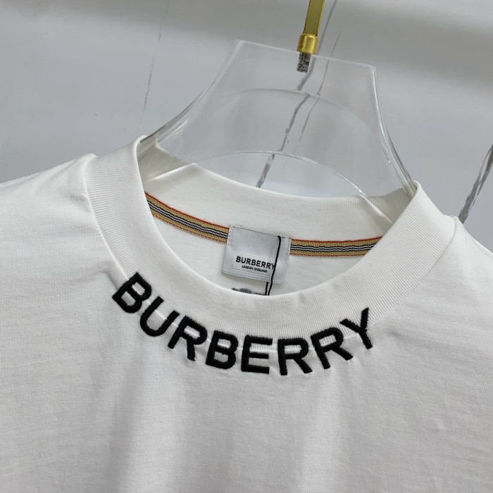 【限定】バーバリー n級品 の2026SS丸首長袖タイツ長袖Tシャツ