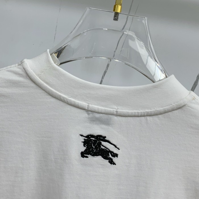 【限定】バーバリー n級品 の2026SS丸首長袖タイツ長袖Tシャツ
