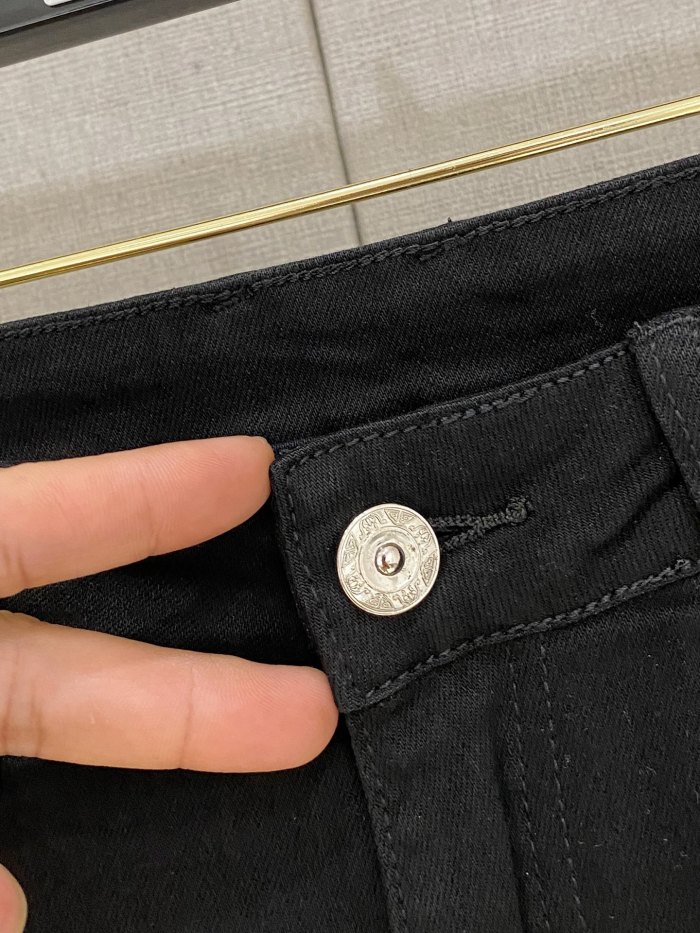 超奇跡の入荷☆ グッチ 激安偽物 の2026SSメンズデニムパンツ