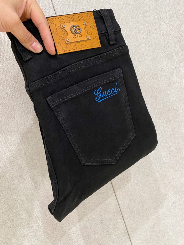 超奇跡の入荷☆ グッチ 激安偽物 の2026SSメンズデニムパンツ