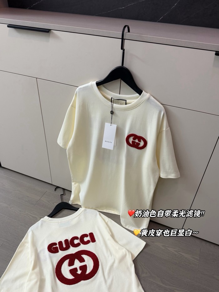 入手困難 グッチ n級品 の2026SSタオル刺繍ダブルリングシリーズ半袖Tシャツ