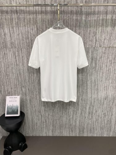 日本未入荷 ディオール コピー の2026SS前後のデザインロゴ刺繍半袖 Ｔシャツ