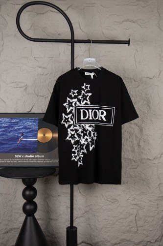 【話題商品！】ディオール スーパーコピー の2026SSアルファベット星プリント半袖クルーネックTシャツ