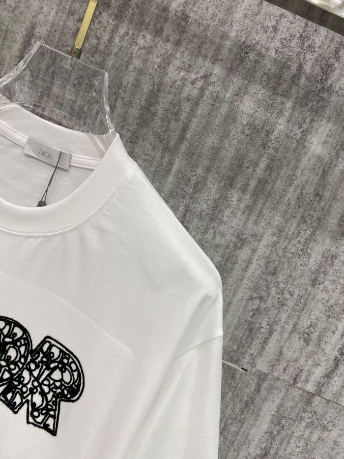 稀少 ディオール 偽物通販 の2026SS前後のデザインロゴ刺繍半袖 Ｔシャツ