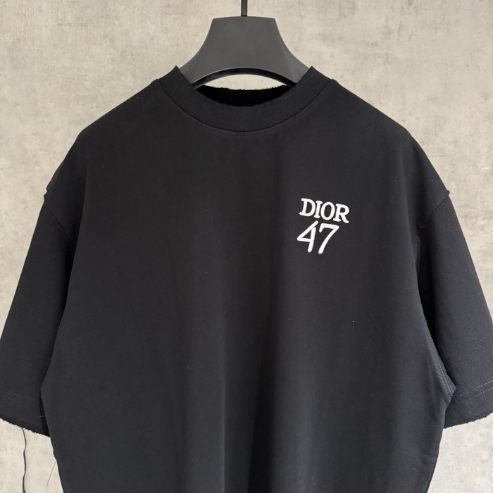 一目惚れ♪ ディオール コピー の2026SSに布を貼って刺繍する半袖Tシャツ