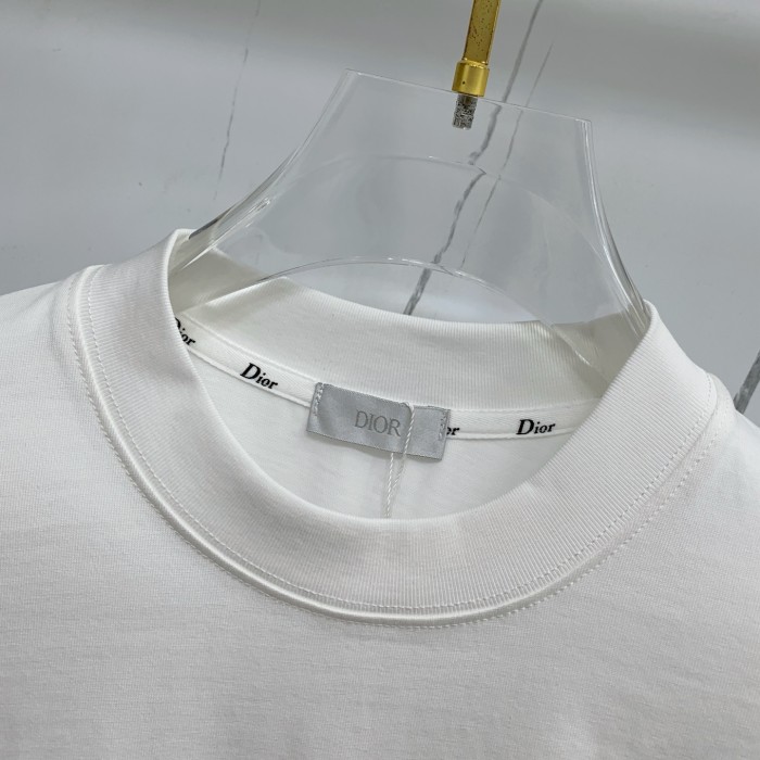 日本未入荷 ディオール n級品 の2026SS丸首長袖プルオーバー長袖Tシャツネットレッド