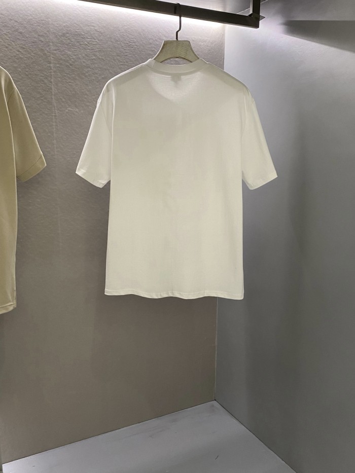 一目惚れ♪ ロエベ 偽物通販 の2026SSクラシックな胸元異形刺繍偏位パターン丸首半袖Tシャツ