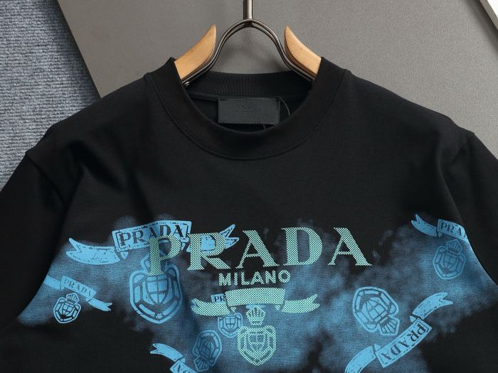日本未入荷 プラダ コピー の2026SSクルーネック半袖Tシャツ