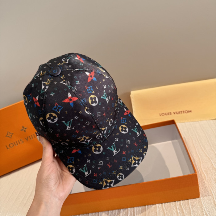 累積売上総額第１位！ ルイヴィトン 激安通販 2026SSの新型LVベースボールキャップ