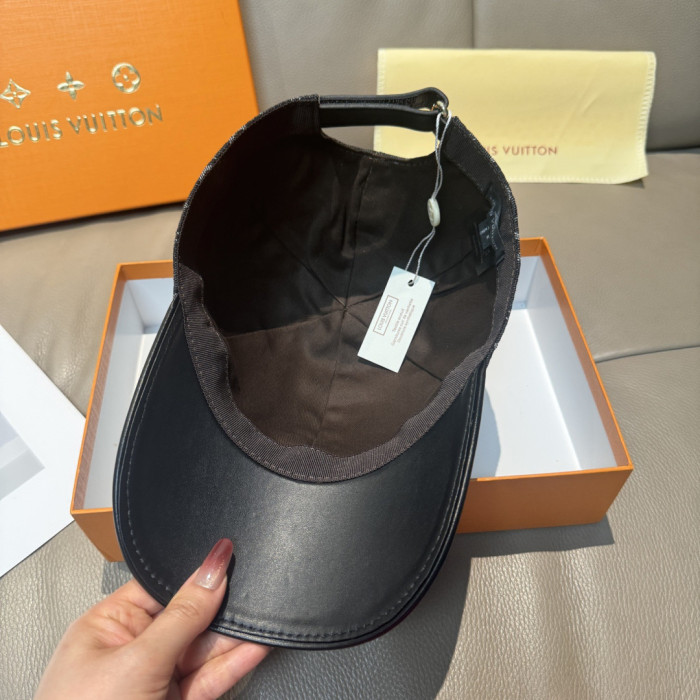 超話題! ルイヴィトン n級品 2026SSの新型LVベースボールキャップ