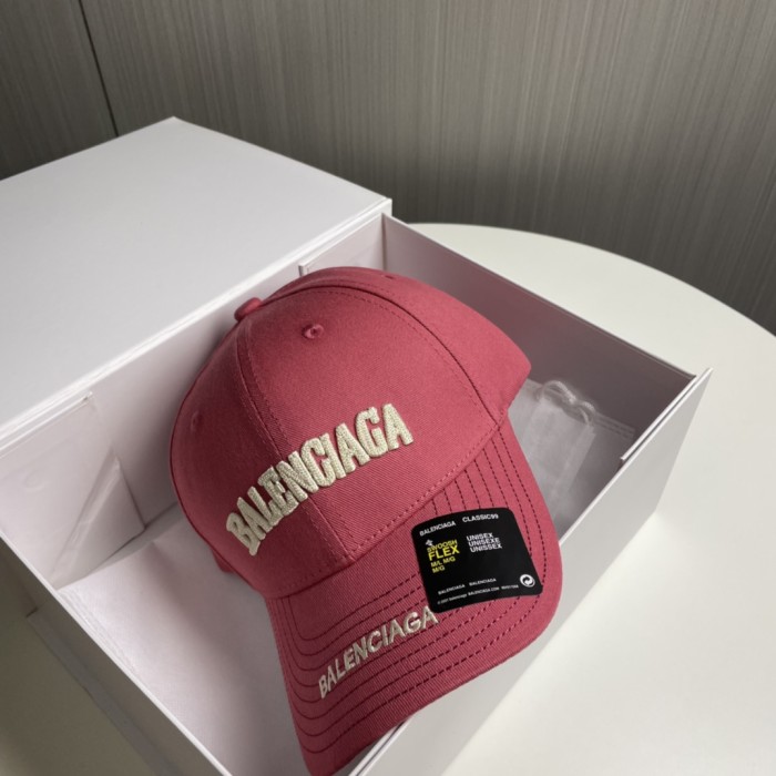 入手困難 バレンシアガ n級品 2026SS 刺繍文字入り新デザイン野球帽