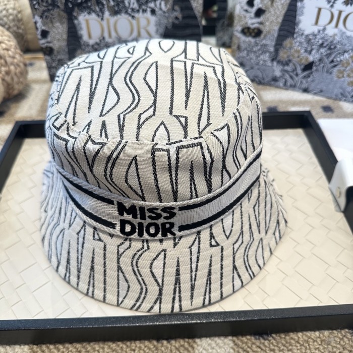 【話題商品！】 ディオール コピーおすすめ 2026SS のDior ロゴ漁師帽