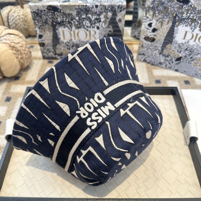 新作 ディオール 激安通販 2026SS のDior ロゴ漁師帽