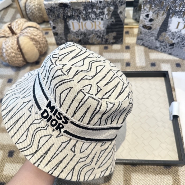 【話題商品！】 ディオール コピーおすすめ 2026SS のDior ロゴ漁師帽