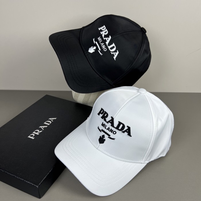 日本未入荷 プラダ n級品 2026SSのクラシック三角形キャップ