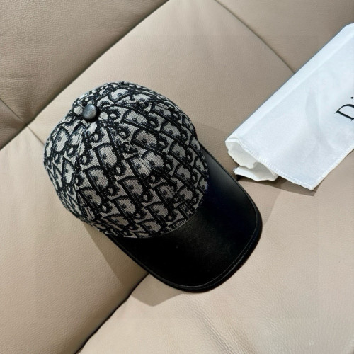 【限定】 ディオール スーパーコピー 2026SS Diorの老花は皮野球帽