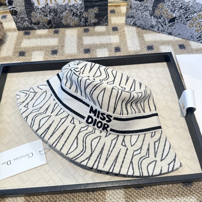【話題商品！】 ディオール コピーおすすめ 2026SS のDior ロゴ漁師帽