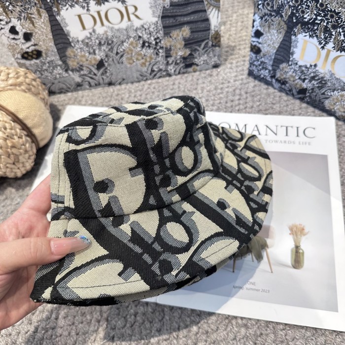 【限定】 ディオール n級品 2026SS のDior ロゴ漁師帽