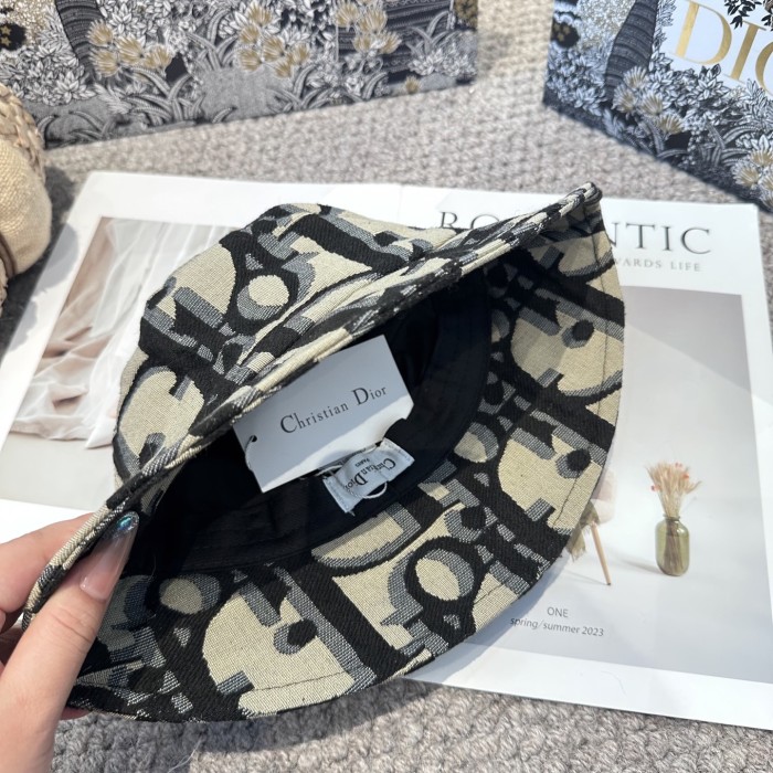 【限定】 ディオール n級品 2026SS のDior ロゴ漁師帽