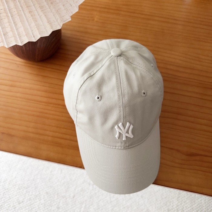 入手困難 NY n級品 2026SSの最新刺繍入り野球帽