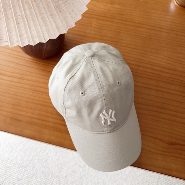 入手困難 NY n級品 2026SSの最新刺繍入り野球帽