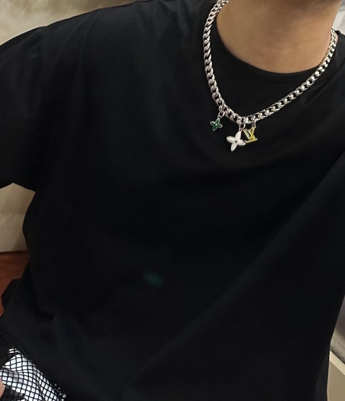 稀少 ルイヴィトン 激安偽物 2026SS のLV ネックレス