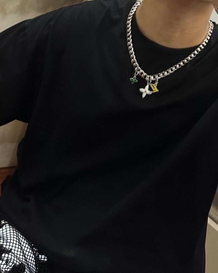 稀少 ルイヴィトン 激安偽物 2026SS のLV ネックレス