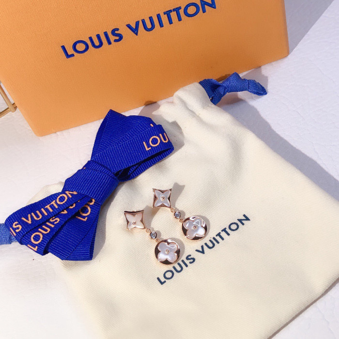 ★超人気 ルイヴィトン 激安通販 2026SS のLV クローバーピアス