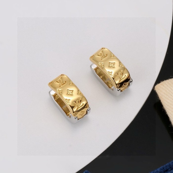 超話題! ルイヴィトン スーパーコピー 2026SS LV クローバーのイヤリング