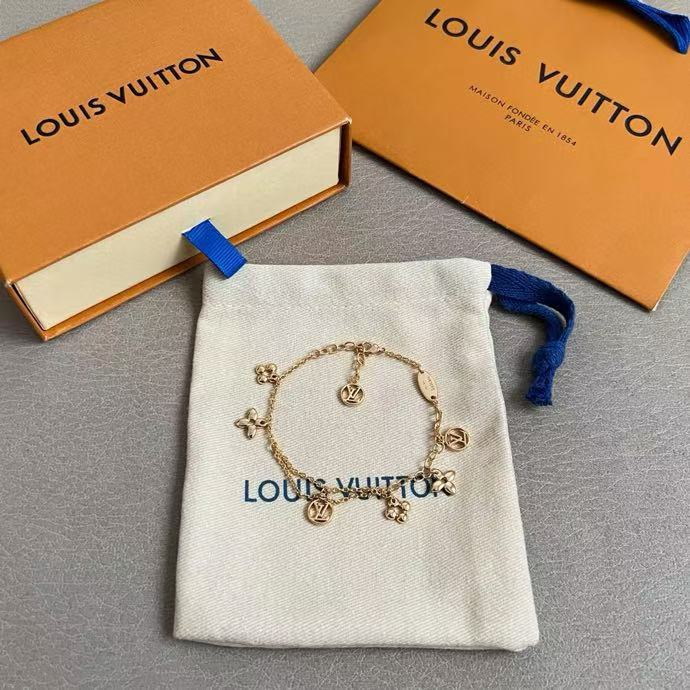 日本未入荷 ルイヴィトン コピー 2026SS LV クローバーチェーンブレスレット