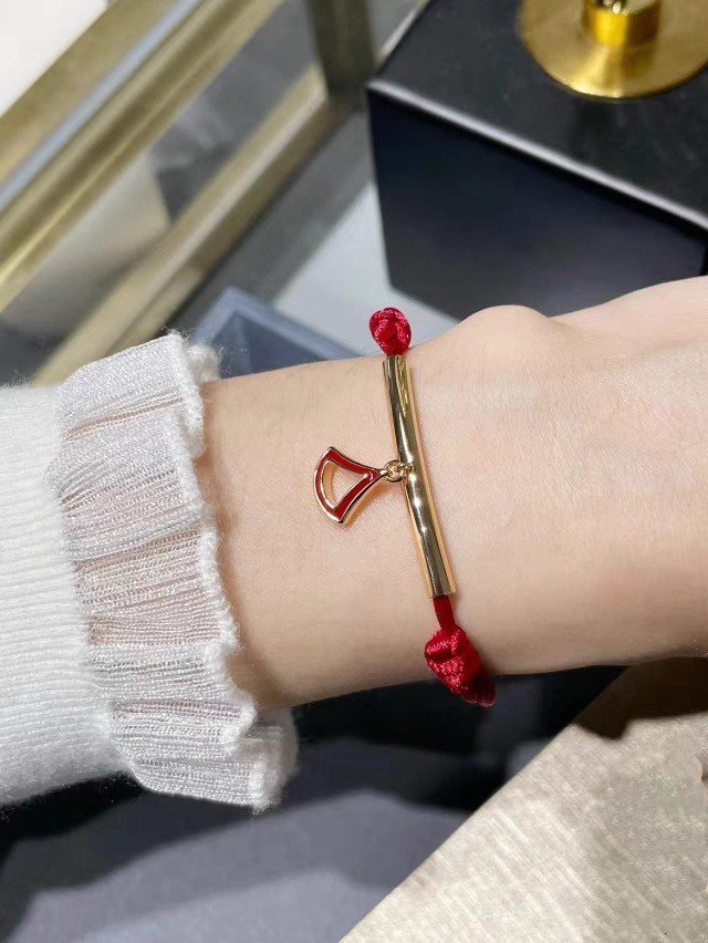 ★超人気 ブルガリ n級品 2026SS の赤い紐のブレスレット