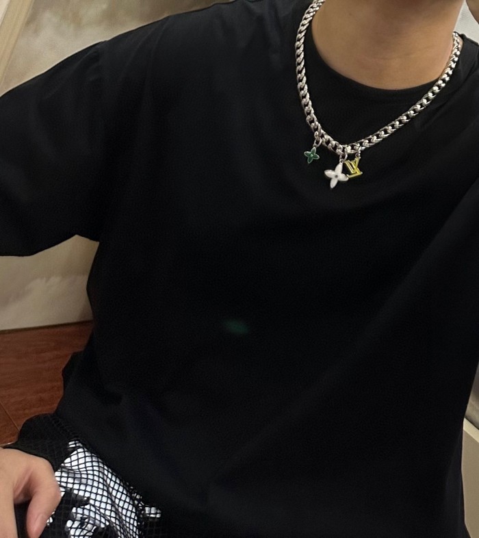稀少 ルイヴィトン 激安偽物 2026SS のLV ネックレス