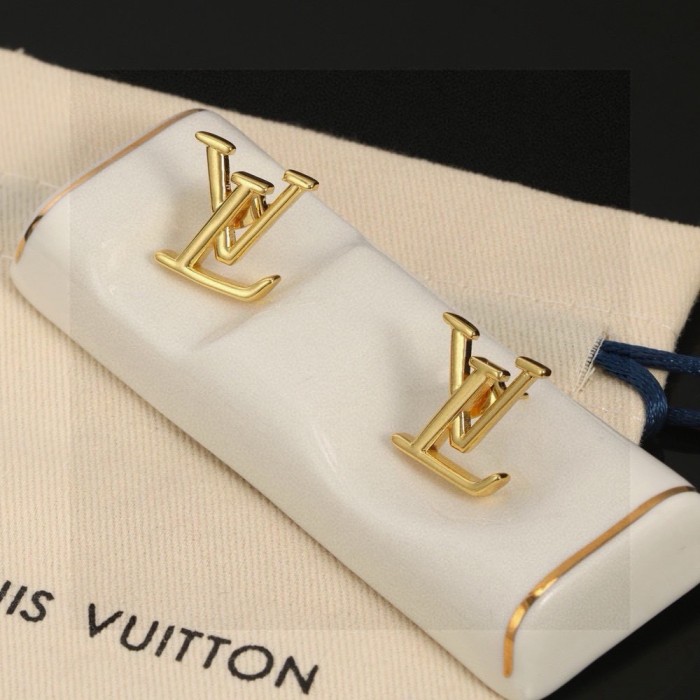 一目惚れ♪ ルイヴィトン コピー 2026SS LV アルファベットピアス