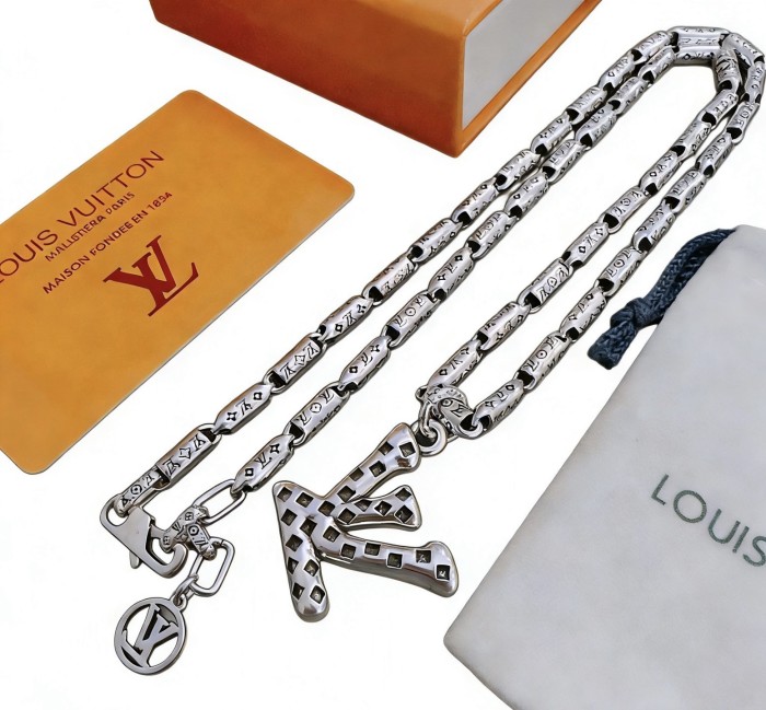 【話題商品！】 ルイヴィトン 激安偽物 2026SS のLVネックレス