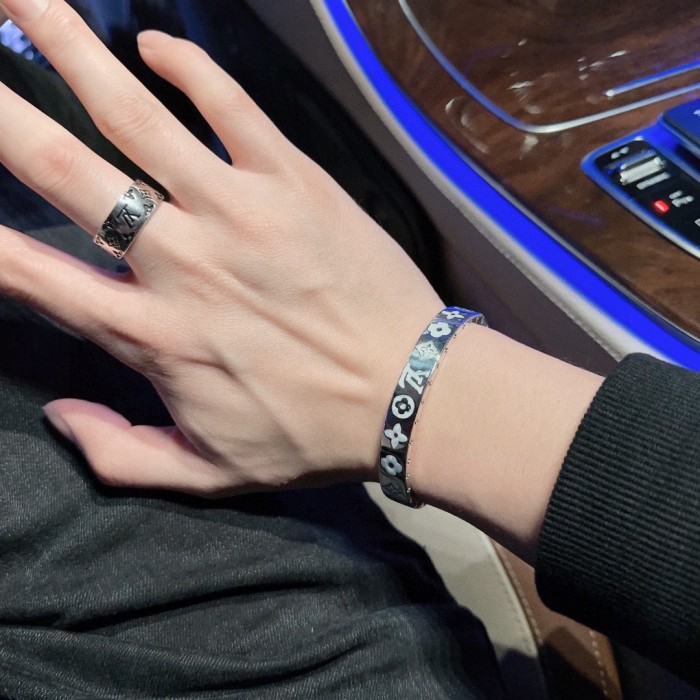 新作 ルイヴィトン 激安通販 2026SS のLVLV指輪