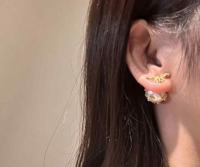 使い勝手良し グッチ n級品 2026SS のミツバチパールのレトロピアス