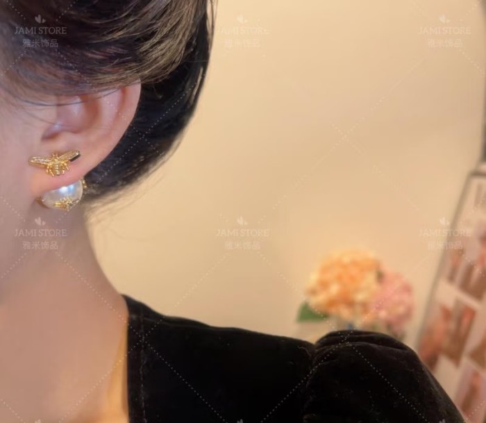 使い勝手良し グッチ n級品 2026SS のミツバチパールのレトロピアス