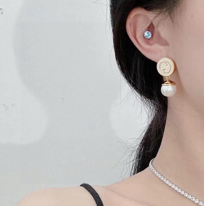 ★超人気 グッチ スーパーコピー 2026SS のフルドリルピアス