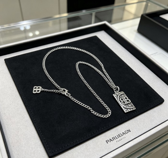 超奇跡の入荷☆ バレンシアガ 激安偽物 2026SSのネックレス