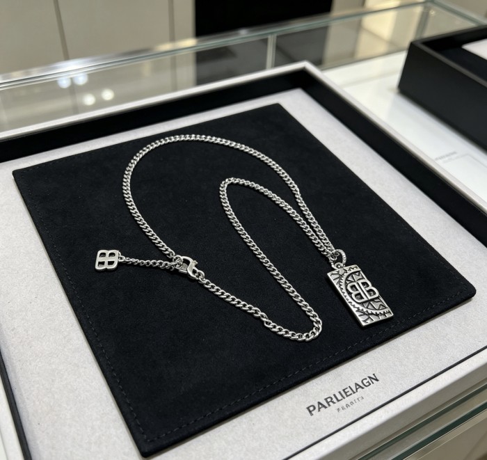 超奇跡の入荷☆ バレンシアガ 激安偽物 2026SSのネックレス