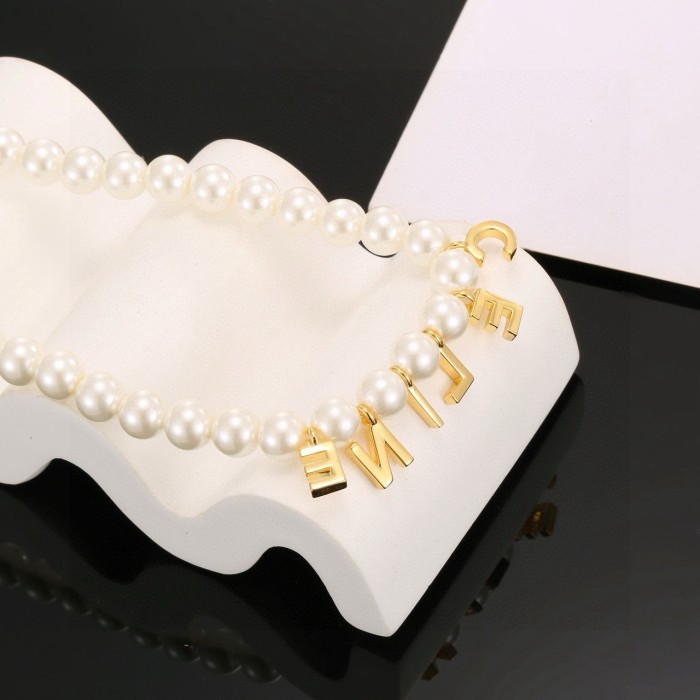 超奇跡の入荷☆ Celineセリーヌ 激安通販 2026SS アルファベットネックレス
