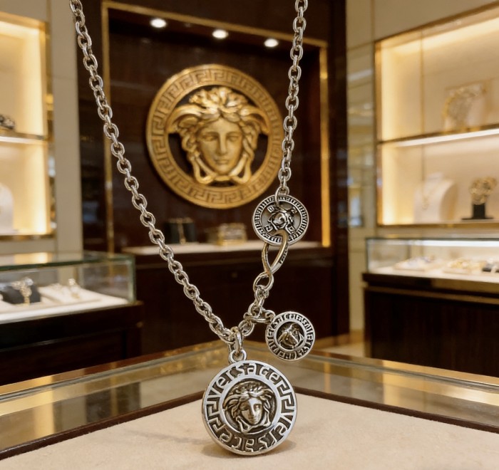 【話題商品！】 Versace ヴェルサーチ コピーおすすめ 2026SS ネックレス