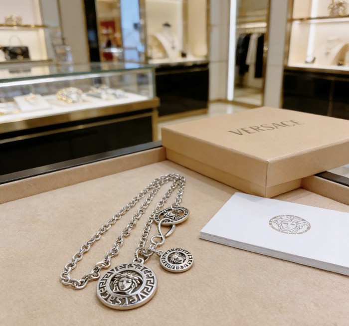 【話題商品！】 Versace ヴェルサーチ コピーおすすめ 2026SS ネックレス