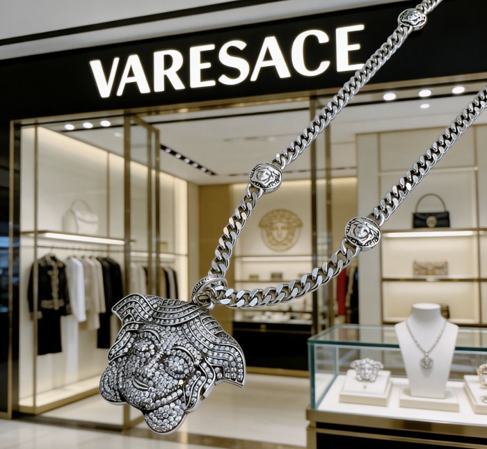 日本未入荷 Versace ヴェルサーチ 激安偽物 2026SS ネックレス