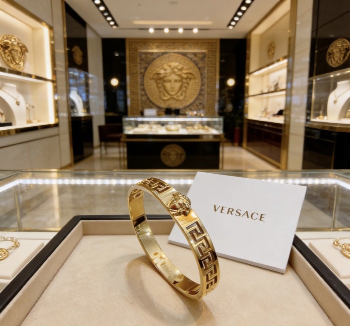 新作  Versace ヴェルサーチ 激安通販 2026SS ブレスレット