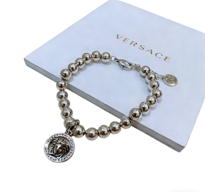 ★超人気 Versace ヴェルサーチ 激安通販 2026SS ブレスレット